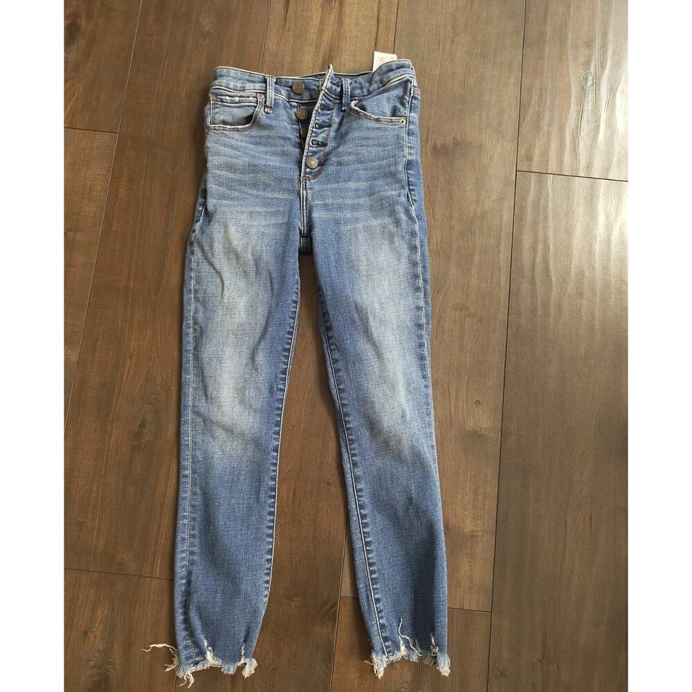 Abercrombie & Fitch Simone High Rise Ankle Jeans Women’s Size 24 00S Blue Frayed